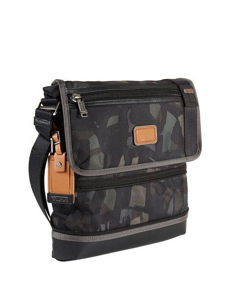 men's camo crossbody bag.